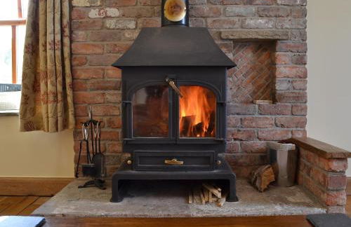 Bings Farm House - Photo 2