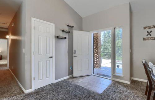 Yosemite Hilltop Gated Villa near Oakhurst, Bass Lake and Mariposa w EVCharger Hottub Grill and Awesome Views! - Foto 16