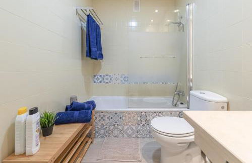 Apartment with free parking and pool - Foto 15