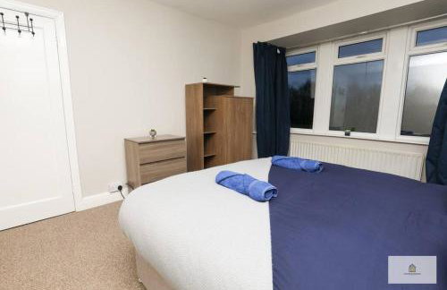 Modern 4-Bedroom 2-Bathroom with Off Road Parking in Great Sankey by Amazing Spaces Relocations Ltd - Foto 6