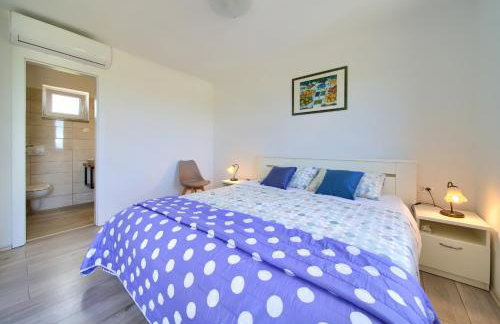 Holiday home Elena with pool - Photo 15