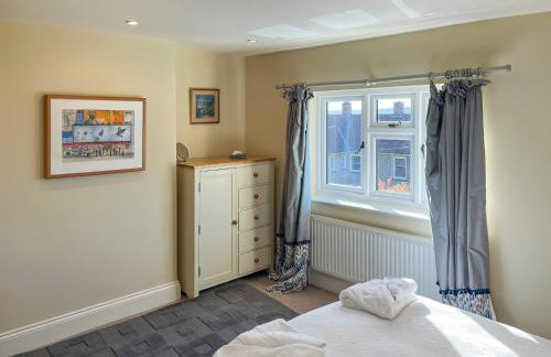 St Anthonys - Photo 11