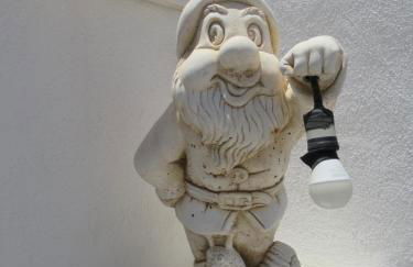 LAS ROSAS by RENTMEDANO Stunning luxury Chocolate Box villa with private heated pool & wifi - Foto 25