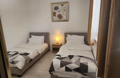 My Holiday Home -2 Bed House-Free Parking - Foto 12