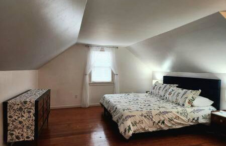 Large Cozy House Near NexusPark Air Hockey - Foto 14