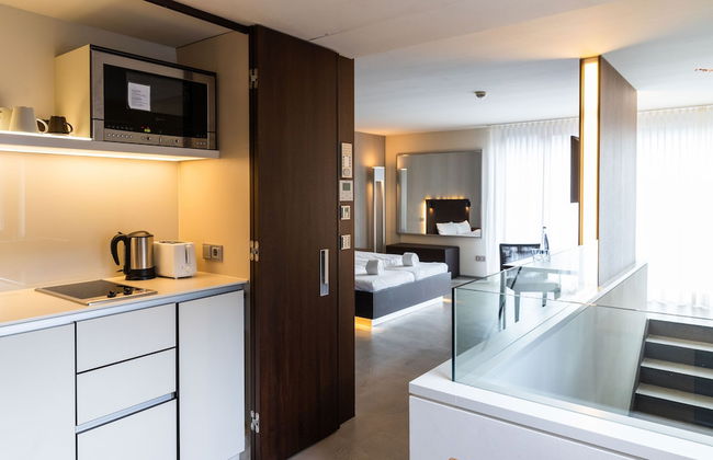 Car by Side - Foto 18