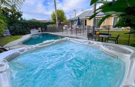 Rainforest Villa 4 Bedroom PoolSpa Walk2Disneyland - Foto 19