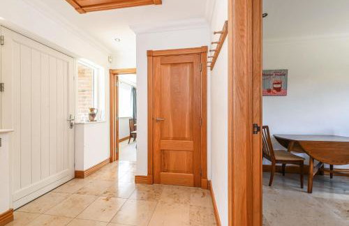 Woodland Cottage by inspirestays-com - Photo 12