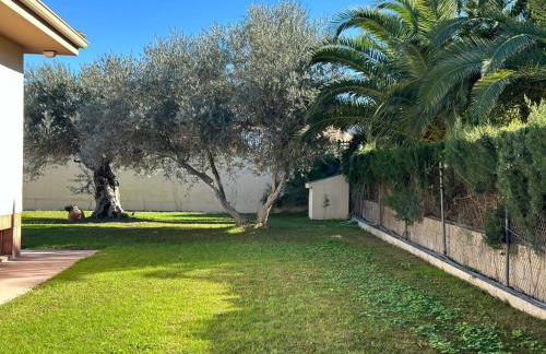 Precioso chalet con piscina y pista de padel - Photo 46