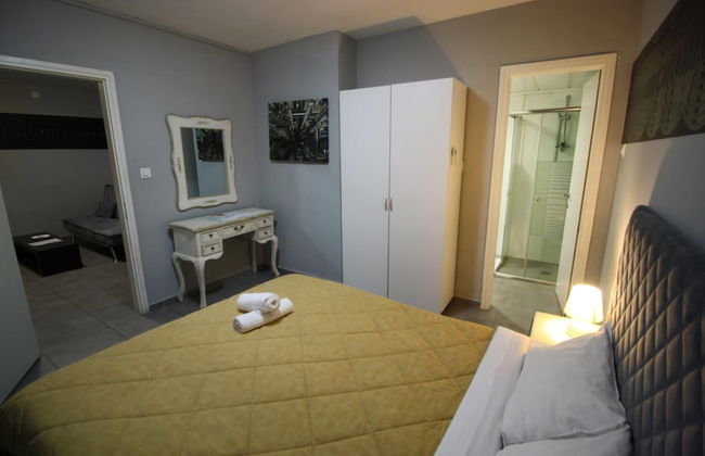 Rich Luxury Suites - Photo 42