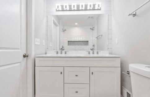 The Blue House! Modern+ Rooftop deck+ Parking - Foto 16