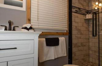 Funky Little Lakehouse - private dock and sunset view - Foto 16