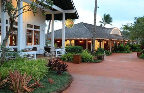 Step to beach New Quiet Kiahuna Plantation Remodeled 2 bedroom condo with AC - Foto 39