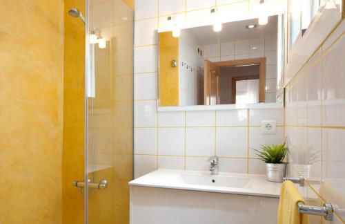 LetsGo Sagrada Familia Penthouse - Photo 36