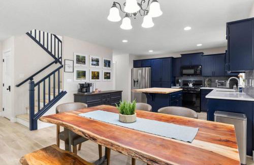 Spacious 4 bed near park/trails - Foto 15