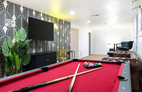 Stylish House with Hot Tub, Fire Pit Pool table near Denver - Photo 7