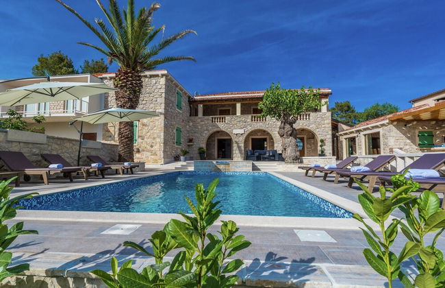 Villa in Sukosan With Pool Near the Sea - Foto 1