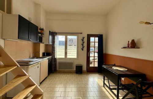 Studio cosy avec mezzanine et parking proche centre - Photo 9