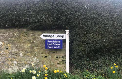 Delightful detached Cottage in Village Centre - Photo 27