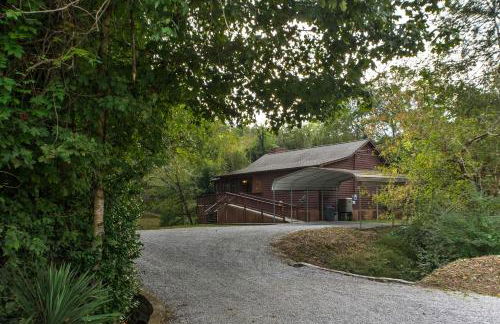 Creekfront Cabin Near Chattanooga with Hot Tub! - Foto 25
