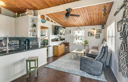 Walk to Sea Isle Beach Group Getaway with Deck! - Foto 20