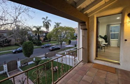 Renovated Three Bedroom Near Cedars Sinai and Beverly Hills With Parking - Foto 5