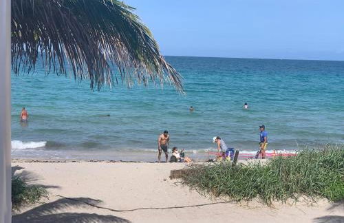 3-BR space in charming Hollywood - Foto 13