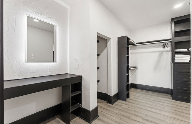 6BR Retreat Comfort Convenience Kitchen 16 - Photo 23