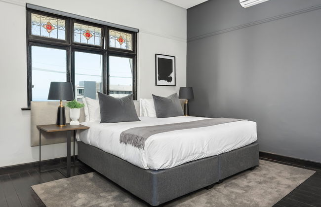 One Calais Luxury Apartments - Photo 13