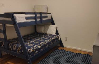 Modern, Upscale, and New Blue Bungalow in the heart of Downtown St Augustine - Foto 18