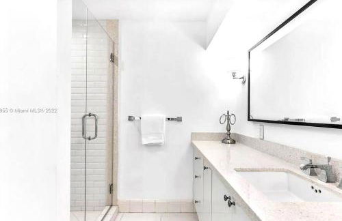 WOW! Best Location! Best Unit! New Renovated South Beach Ocean Front - Foto 52