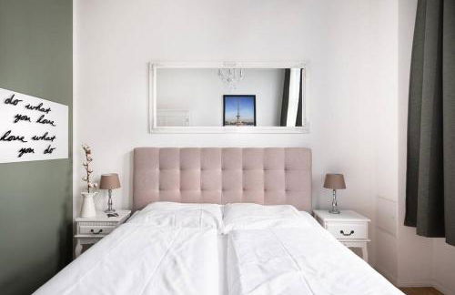 SC 05 by ROCKCHAIR Apartments l SUPERHOST Status l 2 Bedrooms Boxspringbeds Balcony Elevator - Cozy Family & Business Flair welcomes you! - Foto 17