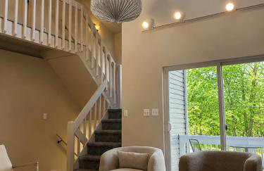 Poconos Modern Chalet I Hot Tub I Home Theater I Fenced Yard I Pet Friendly - Foto 61