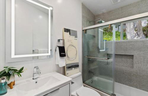 Serene Oceanview Escape with Expansive Deck home - Foto 42