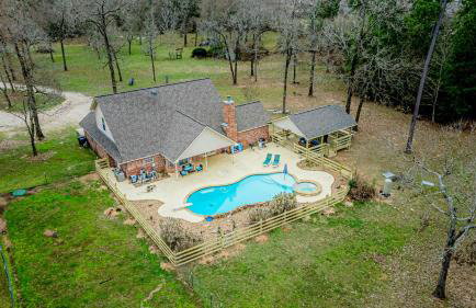 Country Getaway 4 Bedroom Resort in 10 Acre Lot - Foto 60