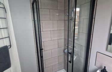 Entire 3 bedroom house 5 minutes from the beach - Foto 9