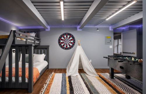 Epic Family Stay - 40' Putting Green, Theater, Hot Tub, Sauna - Foto 36