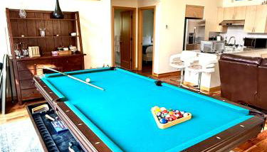 Luxury Family Retreat on Mercer Island Pet-Friendly, Pool Table, Patio & Near Seattle - Book Now & Save! - Foto 2