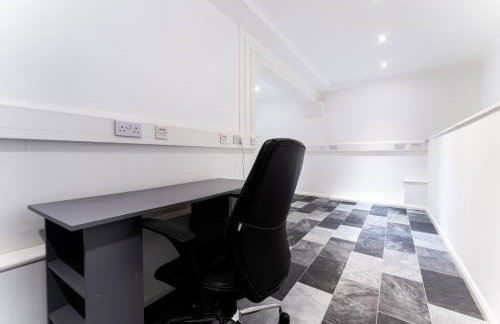 Purley House-Sleeps 8-Near Gatwick-Games Room - Foto 40