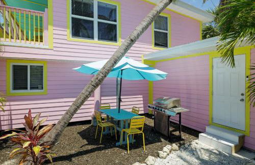 Charming Suite with Balcony and Bikes at Historic Sandpiper Inn - Foto 11