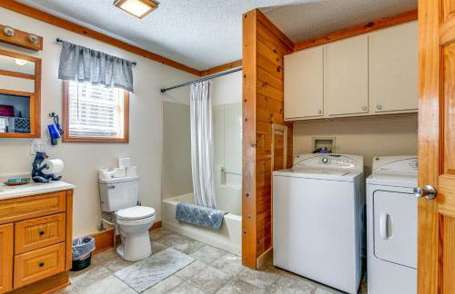 Riverfront Peru Cabin about 2 Mi to Lake Champlain! - Foto 18