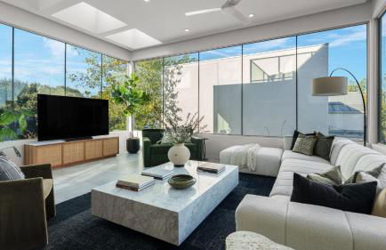 Sleeps 32 Private Compound w Putting Green Bouldin Collective by AvantStay - Foto 4