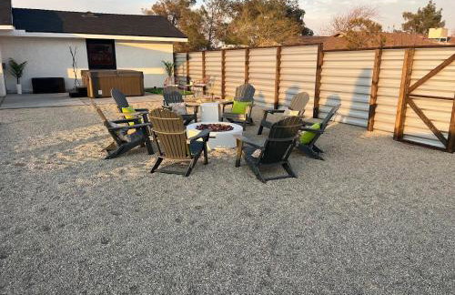 Joshua Tree Poolside Escape! - Foto 27