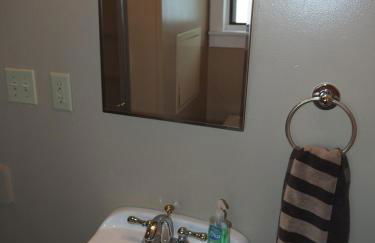 The Cute & Cozy - Upper Apt - Great Location! - Foto 33