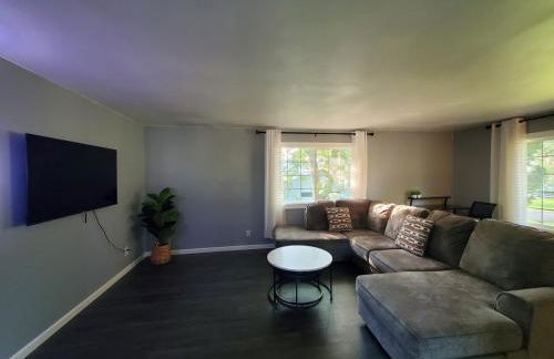 Quiet 3BR 2BA Near Mall, Shopping Centers, and I-94 - Foto 2