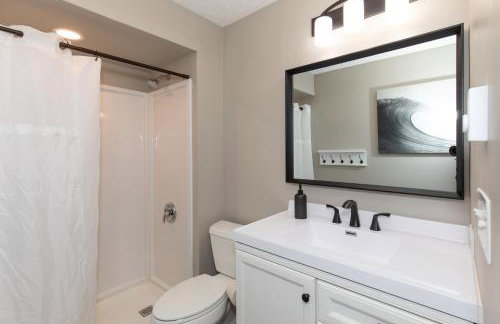 4 Bedroom Lakefront Home with Private Beach on Cedar Point Chaussee - Photo 47