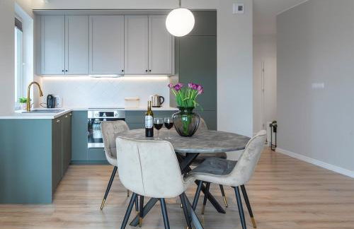 River View - widok na wodę, parking w hali, winda, 3pok i 5 łóżek, klima, Netflix i Max, centrum - Foto 1