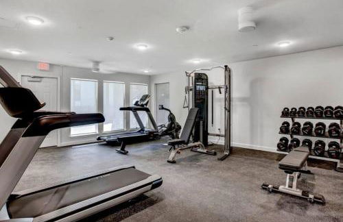 SoLa OASIS 2BR King Suite, Fully Stocked kitchen, Pool & Gym - Foto 27