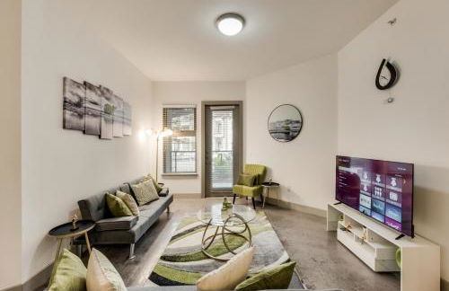 Tasteful 2BR I Pool I Gym I Parking I Workspace - Foto 17