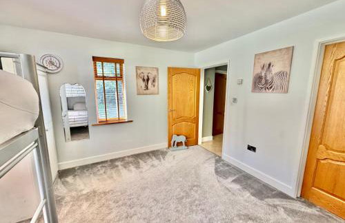 Serene Retreat - Hot Tub - Pool Table - Close to New Forest and Bournemouth Beach - Sleeps 12 - Foto 58